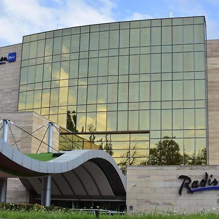Radisson Blu Hotel Jerevan Exteriör bild Radisson Blu Hotel, Vilnius