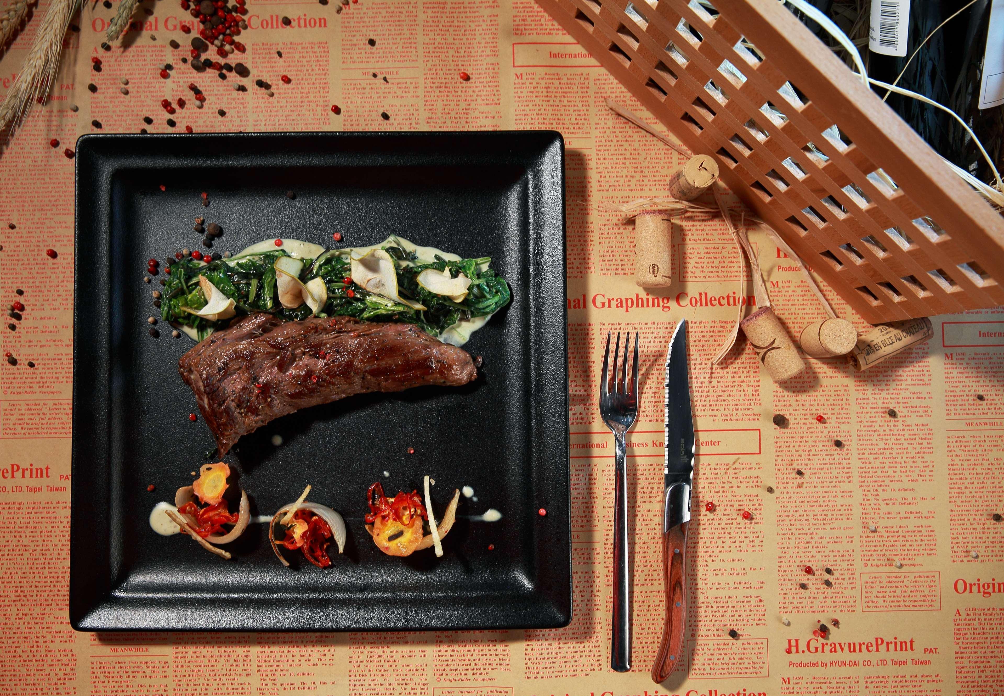 Radisson Blu Hotel Jerevan Exteriör bild A steak prepared with the "sous vide" method