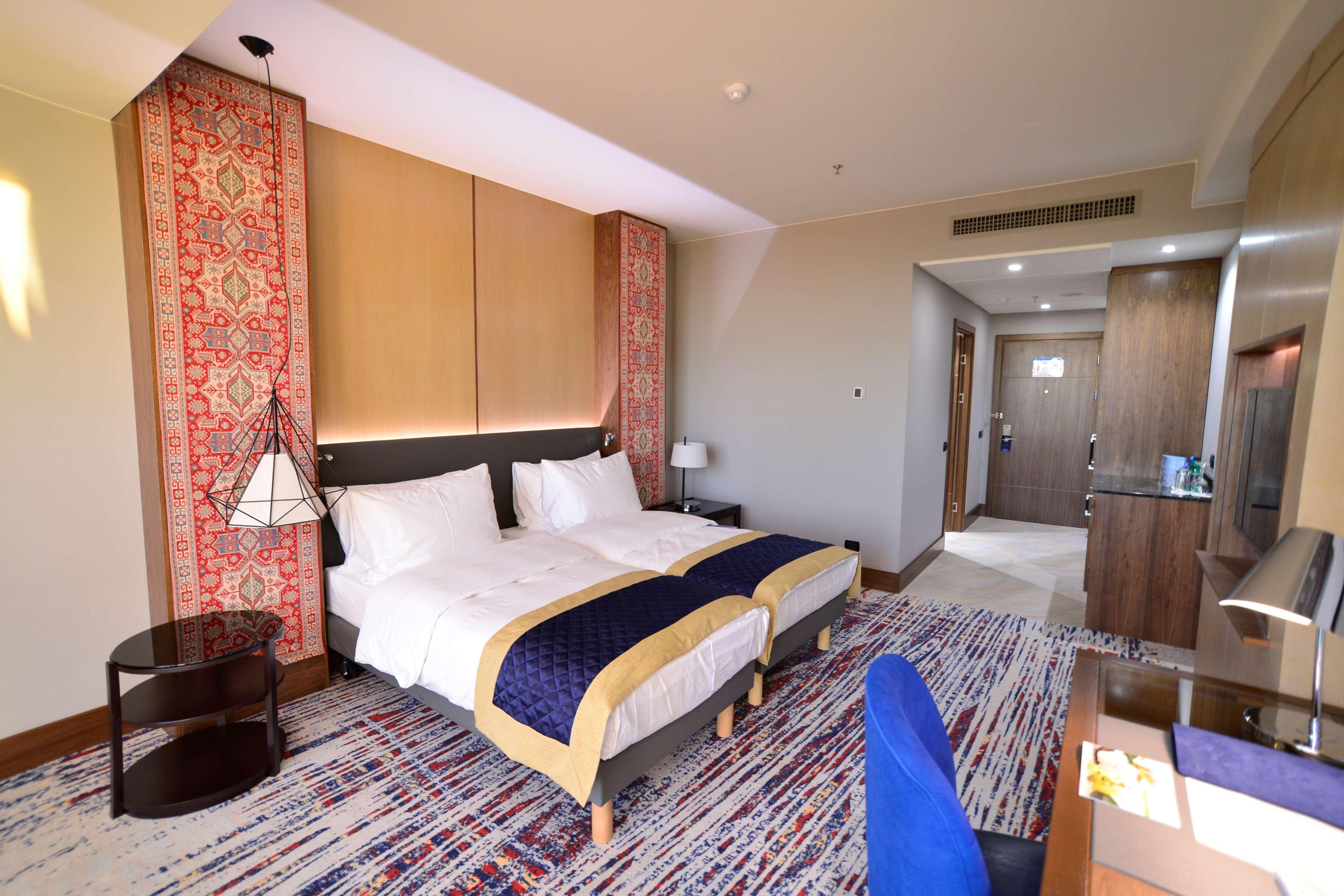 Radisson Blu Hotel Jerevan Exteriör bild Deluxe room