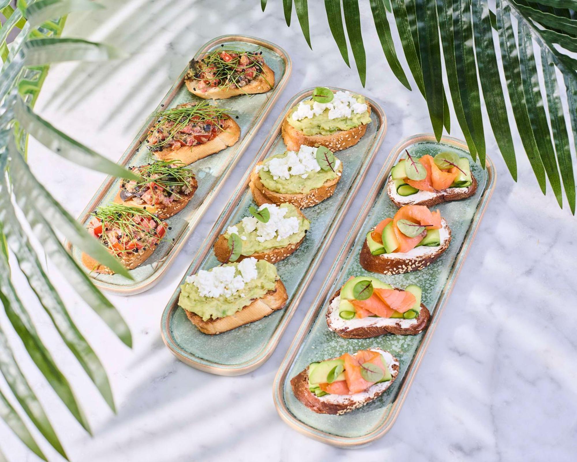 Radisson Blu Hotel Jerevan Exteriör bild Bruschetta